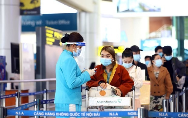 Air passengers asked to meet several requirements ảnh 1