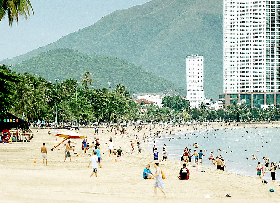 Localities cautious over tourism reopening ảnh 1