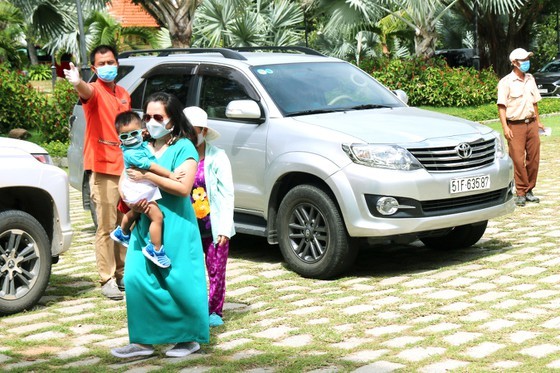 Localities cautious over tourism reopening ảnh 2