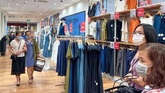 HCMC shows positive signs of economic recovery ảnh 1