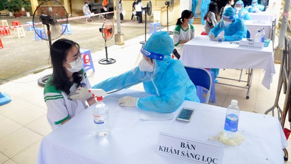 Ministries ask safe return to in-person school for students ảnh 1