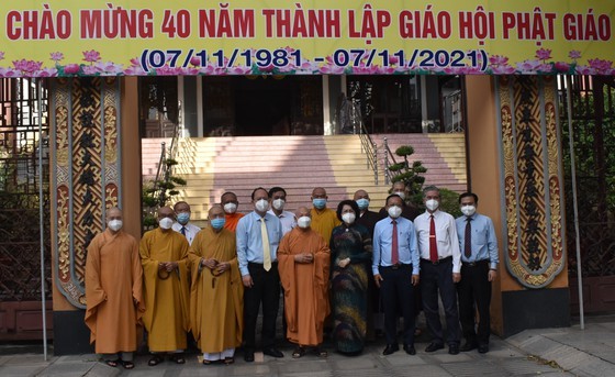 HCMC’s leaders extend congratulations on VBS's 40th anniversary ảnh 2