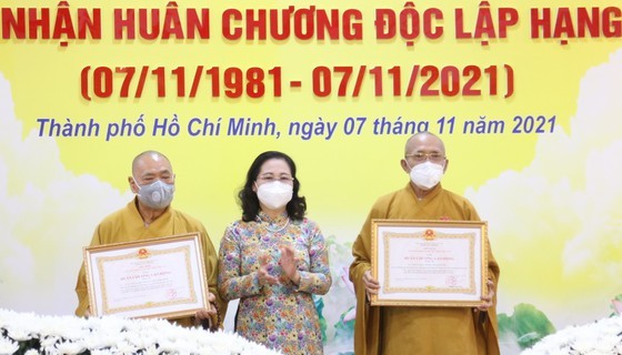 HCMC’s leaders congratulate Vietnam Buddhist Sangha on 40th anniversary ảnh 5