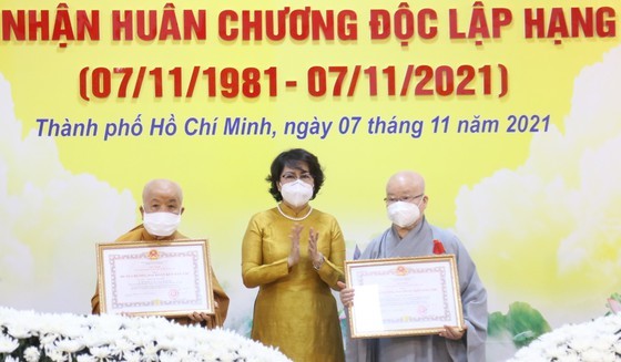 HCMC’s leaders congratulate Vietnam Buddhist Sangha on 40th anniversary ảnh 6