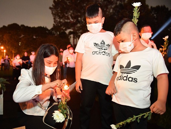 National memorial service held to remember Covid-19 victims ảnh 12