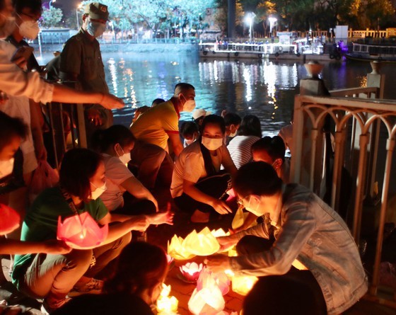 National memorial service held to remember Covid-19 victims ảnh 19