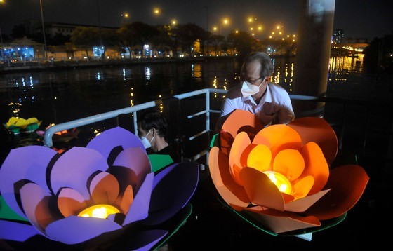 National memorial service held to remember Covid-19 victims ảnh 28