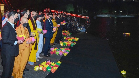 National memorial service held to remember Covid-19 victims ảnh 38