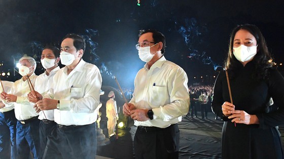 National memorial service held to remember Covid-19 victims ảnh 4