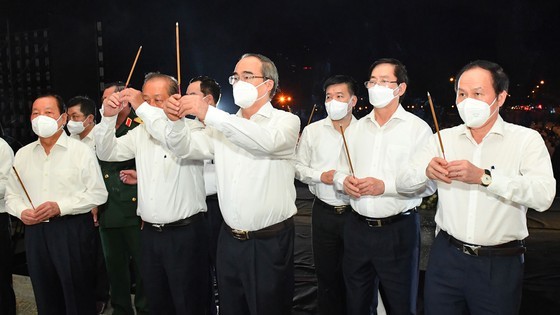 National memorial service held to remember Covid-19 victims ảnh 5