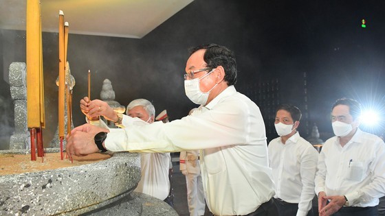 National memorial service held to remember Covid-19 victims ảnh 6