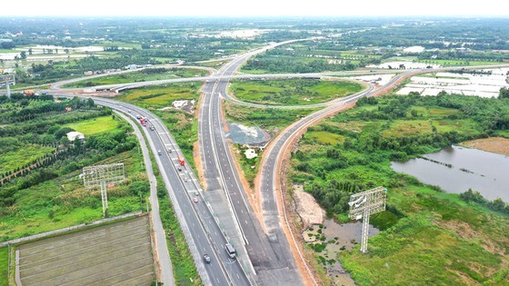 Efforts being made to complete Trung Luong - My Thuan Expressway expeditiously ảnh 1