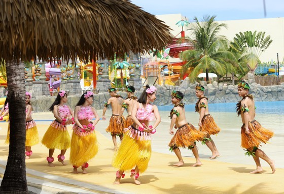 International arrivals to Vietnam increase in November ảnh 2