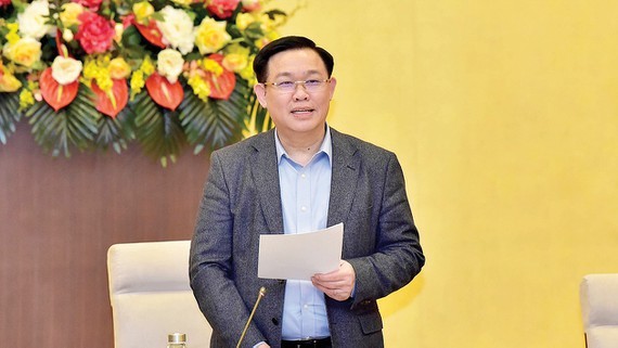 NA Chairman chairs meeting on special policies in Covid-19 fight ảnh 1