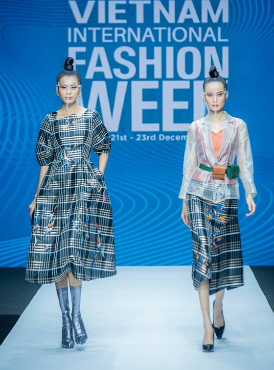 13 designers gather for Aquafina Vietnam Int’l Fashion Week 2021 ảnh 8