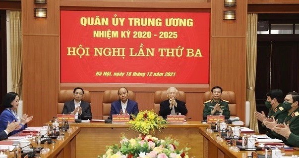Party chief chairs third meeting of Central Military Commission ảnh 1