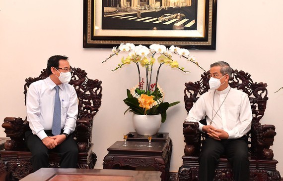 HCMC leaders pay tribute to Catholic dignitaries, followers in Covid-19 fight ảnh 1