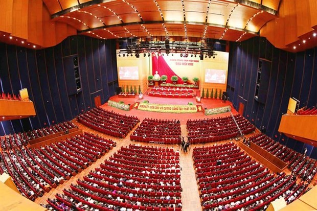 Party chief stresses importance of building more and more powerful Vietnam ảnh 2