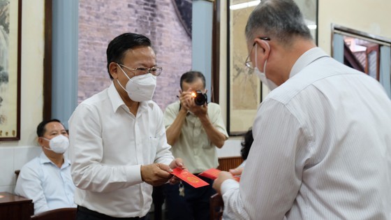 HCMC’s leaders extend Tet greetings to Chinese-Vietnamese community ảnh 4