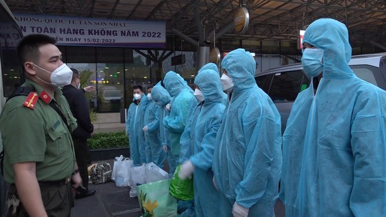 HCMC’s police expel 12 illegal immigrants ảnh 2