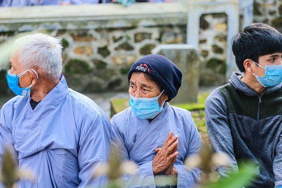 Buddhist monks, followers attend encoffining ceremony for late Zen Master ảnh 5