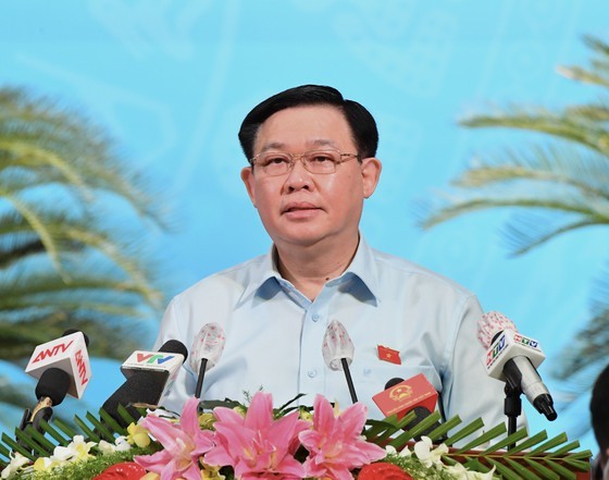 NA Chairman extends Tet greetings to frontline forces, needy people in HCMC ảnh 2