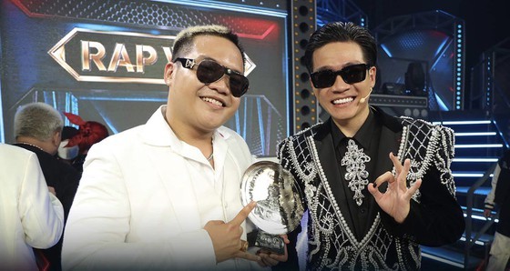 Seachains named as winner of 2nd Rap Viet Competition ảnh 6