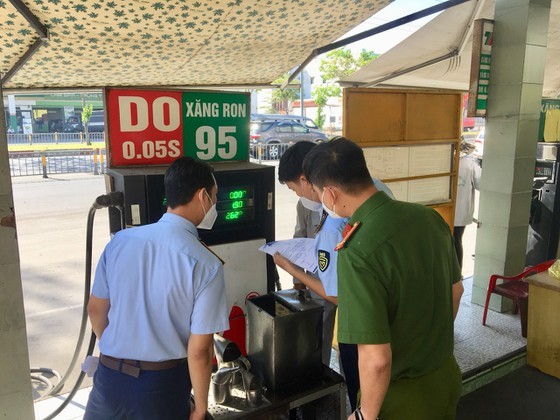 HCMC Market Management Department supervises fuel prices ảnh 3