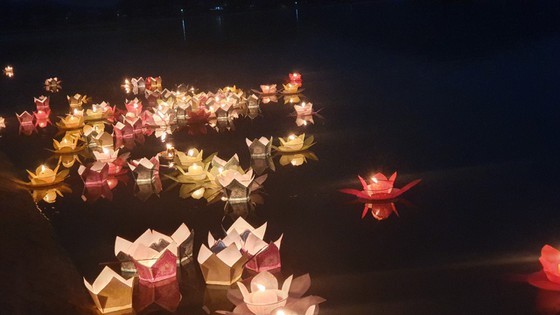 Ceremony held to commemorate fallen soldiers in Gac Ma Island battle ảnh 11