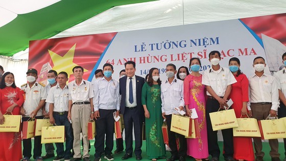 Ceremony held to commemorate fallen soldiers in Gac Ma Island battle ảnh 5