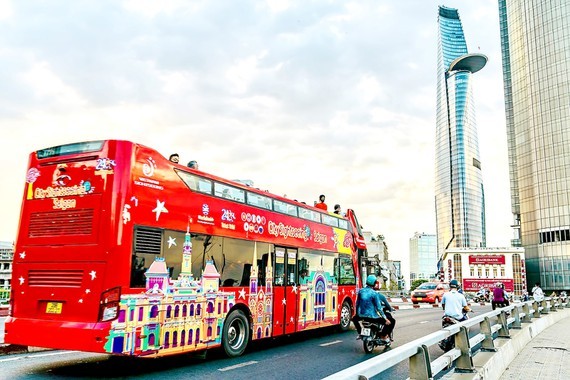 Vietnam eyes safe, effective re-opening of tourism ảnh 1