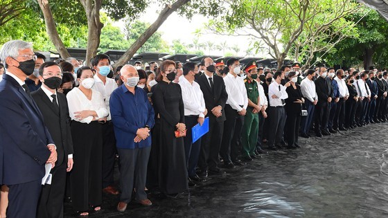 HCMC’s people bid farewell to Standing Vice Chairman ảnh 16