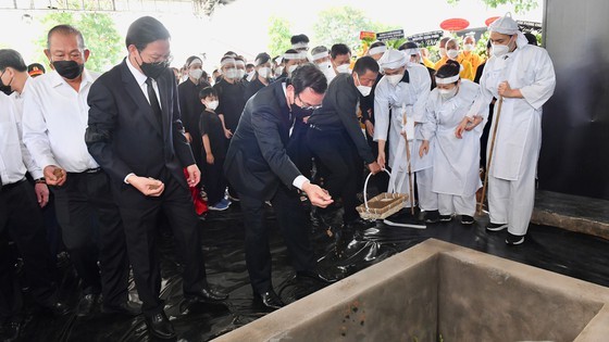 HCMC’s people bid farewell to Standing Vice Chairman ảnh 18