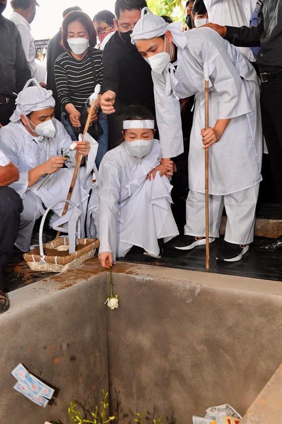 HCMC’s people bid farewell to Standing Vice Chairman ảnh 19