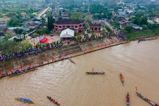 Traditional boat race marks 115th birth anniversary of late General Secretary  ảnh 1