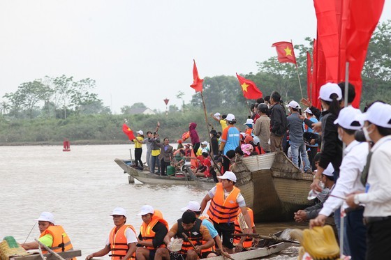 Traditional boat race marks 115th birth anniversary of late General Secretary  ảnh 7