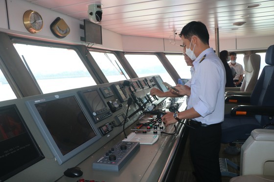 Da Nang- Ly Son high-speed boat service starts its first trip ảnh 9