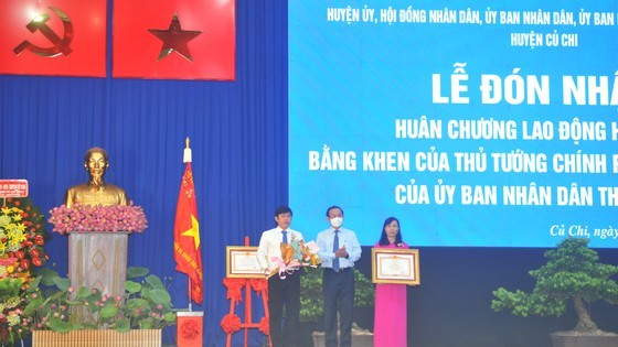 Cu Chi District receives third-class Labor Medal ảnh 2