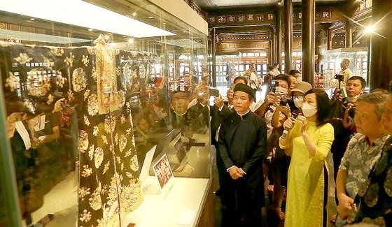 Nguyen Dynasty’s antiquities donated to Thua Thien-Hue ảnh 2