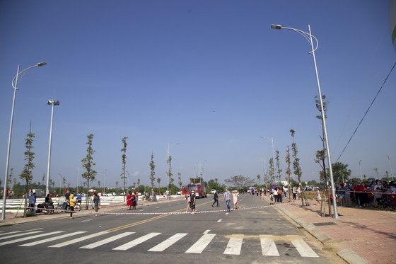 First hot air balloon festival held in Kon Tum ảnh 1