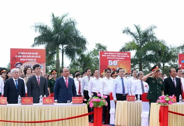 President attends Quang Tri’s flag-raising ceremony marking Reunification Day ảnh 2