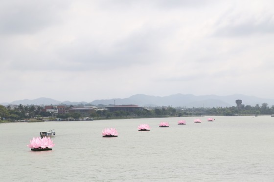 Week-long festival celebrating Buddha's birthday opens in Hue ảnh 22