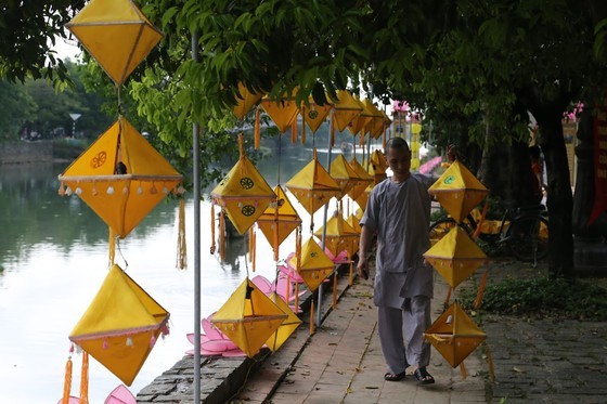 Week-long festival celebrating Buddha's birthday opens in Hue ảnh 28