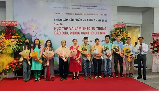 Fine arts exhibition promoting “Ho Chi Minh Cultural Space” opens ảnh 2