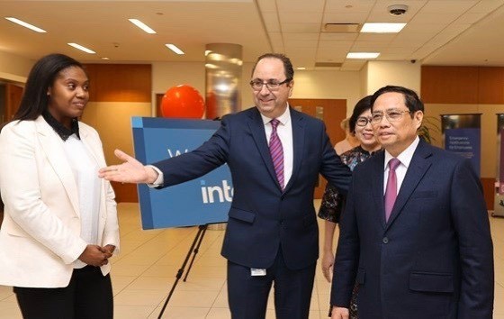 PM visits Sillicon Valley tech giants ảnh 1