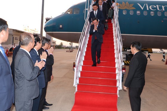 High-ranking delegation of HCMC visits Laos ảnh 2