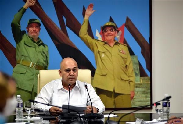 Vietnamese, Cuban Party officials hold talks ảnh 1