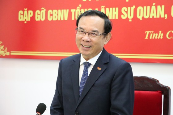 HCMC Party Chief visits primary school, Vietnamese community in Laos’ Champasak ảnh 7