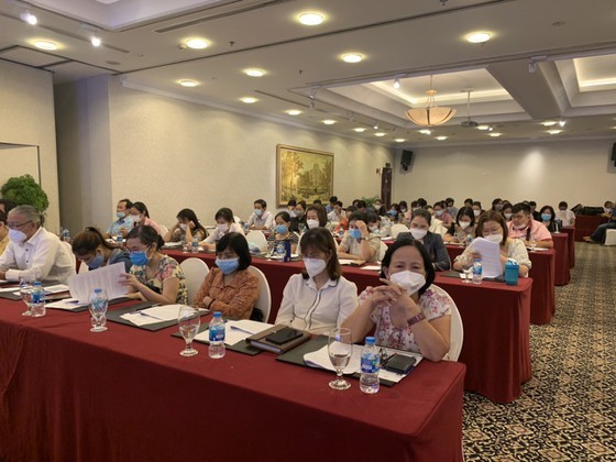 HCMC’s functional units chair dialogue on policy support for Covid-19 impacts ảnh 3