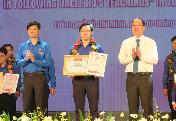 HCMC honors outstanding young people, launches summer volunteer campaign ảnh 3